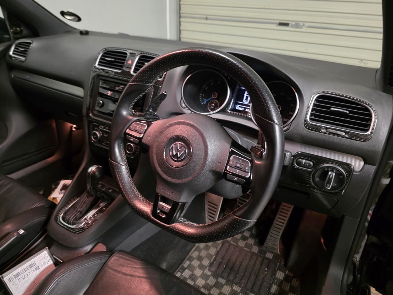 2011 Volkswagen Golf 6R 2.0 TSI — photo 3